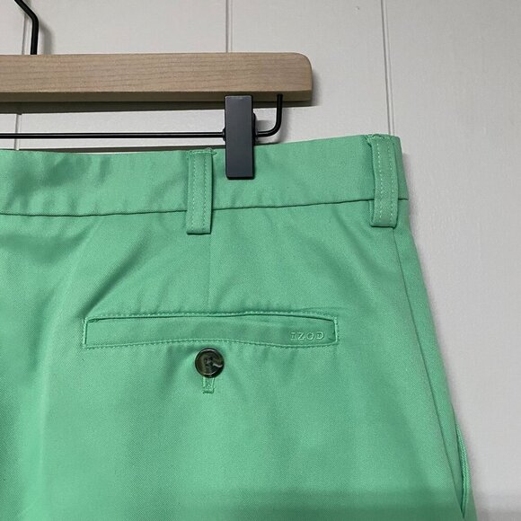 Izod Golf Men’s Performance Golf Shorts Size 36, Green, X-treme function. - Picture 3 of 4